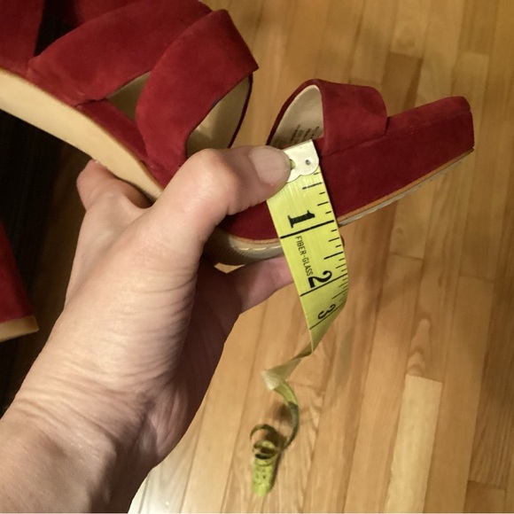 Vince Camuto Suede Platforms Sandals, Size 7/37. - Picture 13 of 13